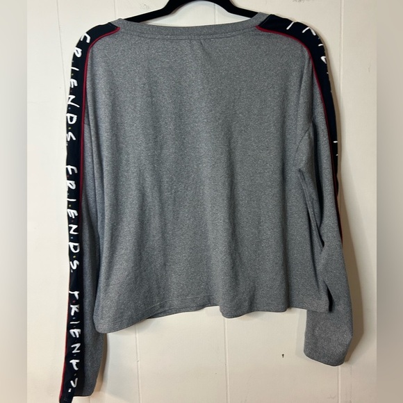 F.R.I.E.N.D.S TV show, size M long sleeve top, graphic down sleeve, central perk - Picture 5 of 5